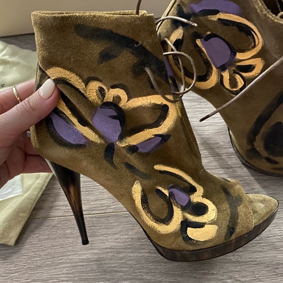 Burberry Hand Painted Suede Ankle Boots Peep Toe - Picture 3 of 8